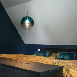 QAZQA Pendelleuchten|Wohnzimmerlampen*Art Deco Hängelampe Messing mit ozeanblauem Glas 33 cm - Pallon