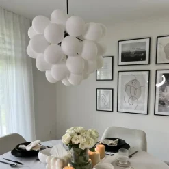 QAZQA Schlafzimmerlampen|Küchenlampen*Art-Deco-Hängelampe schwarz mit Opalglas 8-flammig rund – Uvas