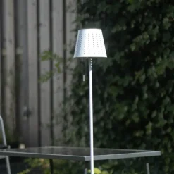 QAZQA Gartenbeleuchtung|Led-Außenleuchten*Außenstehleuchte weiß inkl. LED 3-stufig dimmbar auf Solar - Ferre