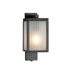 QAZQA Gartenbeleuchtung|Außenleuchten Mit Sensor*Außenwandlaterne schwarz mit geripptem Glas und Hell-Dunkel-Sensor - Charlois