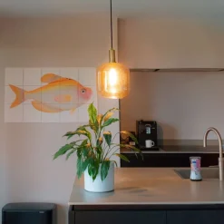 QAZQA Pendelleuchten|Wohnzimmerlampen*Design-Hängelampe schwarz mit Messing und bernsteinfarbenem Glas – Zuzanna