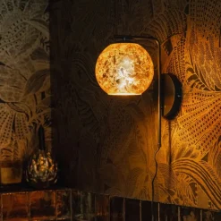 QAZQA Schlafzimmerlampen|Küchenlampen*Design-Wandleuchte schwarz mit goldenem Glas - Bert