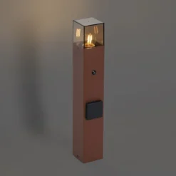 QAZQA Gartenbeleuchtung|Stehlampen Außen*Industrielle Außenleuchte Rostbraun mit Rauchglas 50cm mit Dämmerungssensor - Dänemark