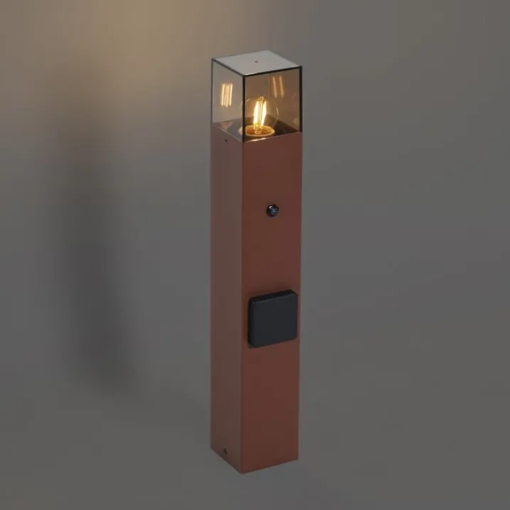 QAZQA Gartenbeleuchtung|Stehlampen Außen*Industrielle Außenleuchte Rostbraun mit Rauchglas 50cm mit Dämmerungssensor - Dänemark