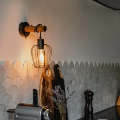 QAZQA Schlafzimmerlampen|Küchenlampen*Ländliche Wandlampe schwarz mit Holz - Stronk