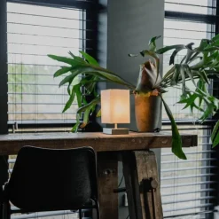 QAZQA Lampen Für Dein Homeoffice|Tischlampen*Moderne Tischlampe weiß mit Stahl - Milo