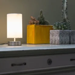 QAZQA Tischlampen|Wohnzimmerlampen*Moderne Tischleuchte Weiß Rund 12 cm - Milo 2