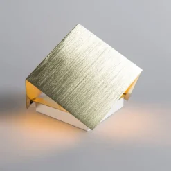 QAZQA Schlafzimmerlampen|Küchenlampen*Moderne Wandleuchte Gold mit Lichteffekt - Cube