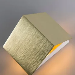 QAZQA Schlafzimmerlampen|Küchenlampen*Moderne Wandleuchte Gold mit Lichteffekt - Cube