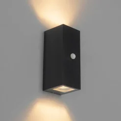 QAZQA Gartenbeleuchtung|Außenleuchten Mit Sensor*Moderne Wandleuchte schwarz IP44 mit Bewegungsmelder - Baleno II