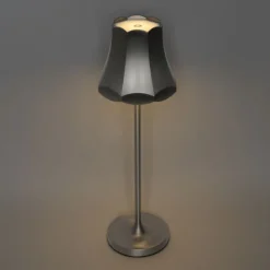 QAZQA Gartenbeleuchtung|Led-Außenleuchten*Retro Tischleuchte Gunmetal wiederaufladbar IP44 - Granny