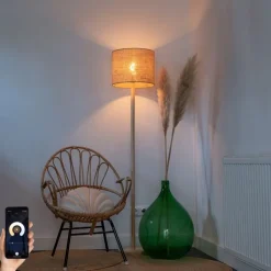 QAZQA Stehlampen|Wohnzimmerlampen*Smarte Holz-Stehleuchte mit naturfarbenem Leinenschirm 32 cm inkl. Wifi A60 - Mels